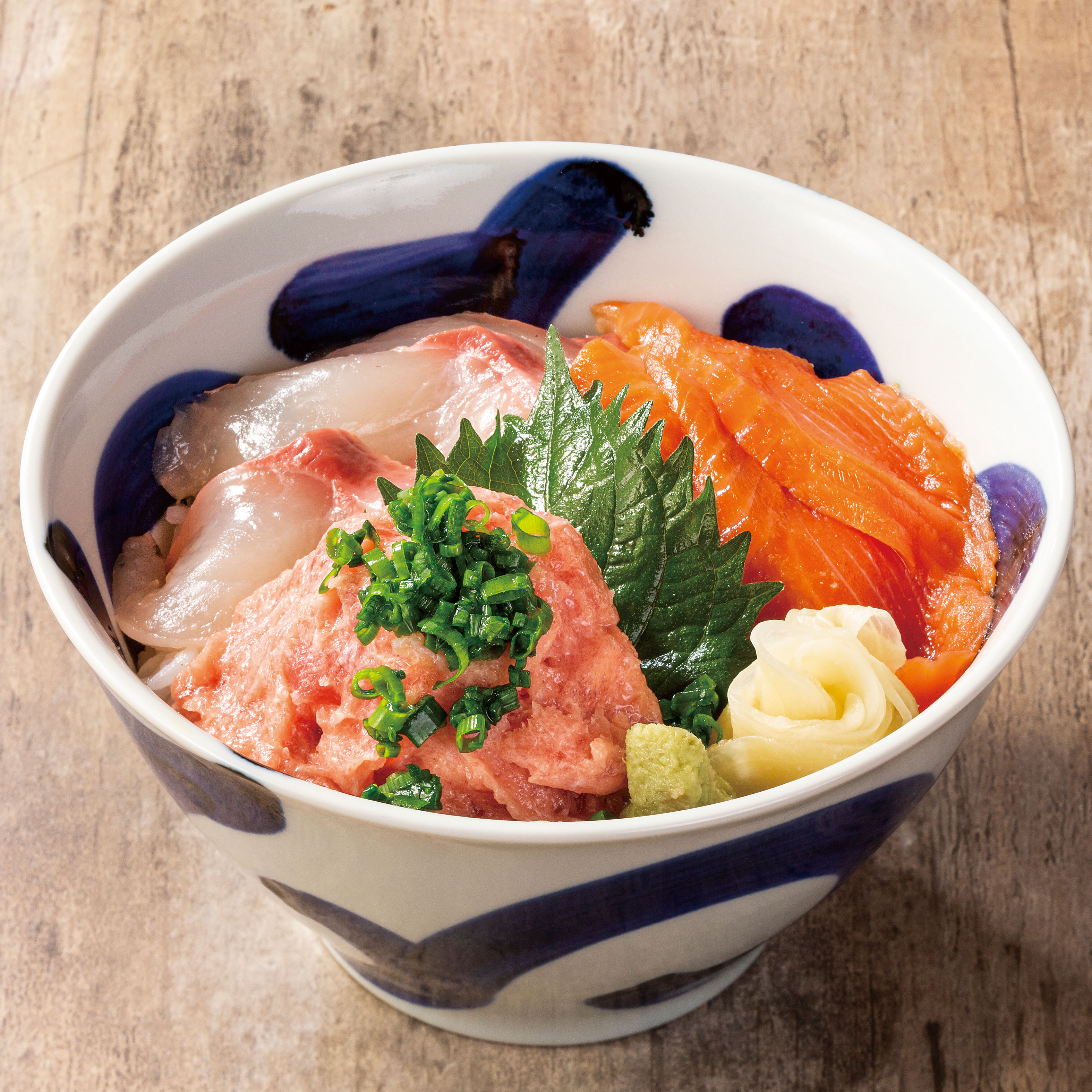 居酒屋 うおや一丁新宿三光町店　ランチ一番人気の海鮮丼！