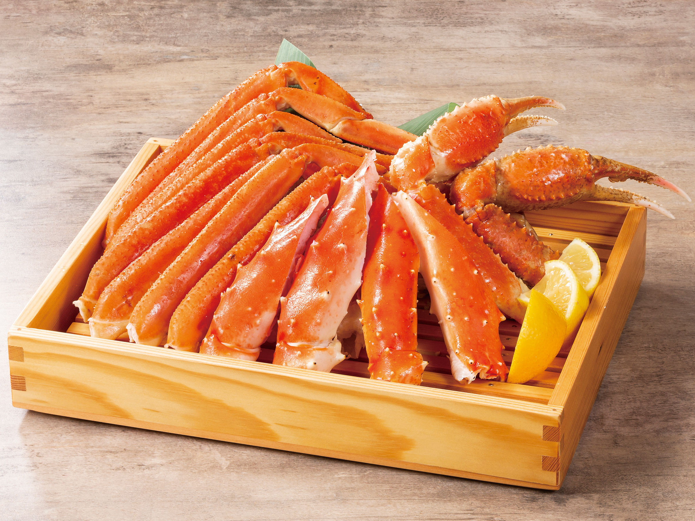 居酒屋 うおや一丁 新宿三光町店 ／タラバとズワイ 食べ比べ