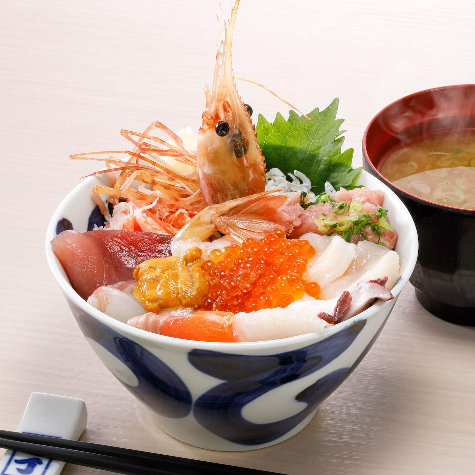 居酒屋　刺身と寿司　うおや一丁 新宿三光町店　／海鮮丼／刺身／海鮮／寿司／ランチ