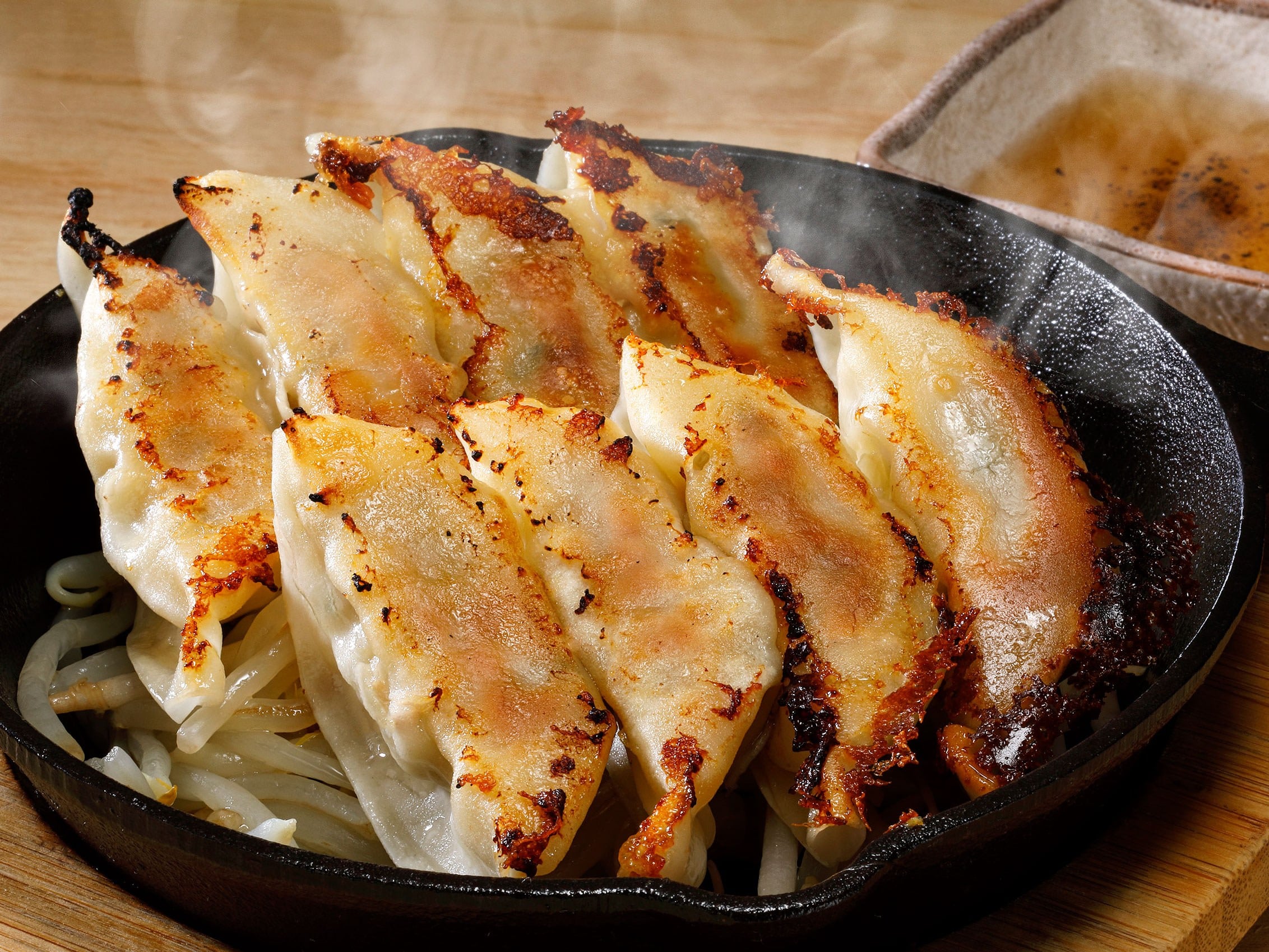 居酒屋　刺身と寿司　うおや一丁 川崎砂子店　／餃子／刺身／海鮮／寿司／ランチ