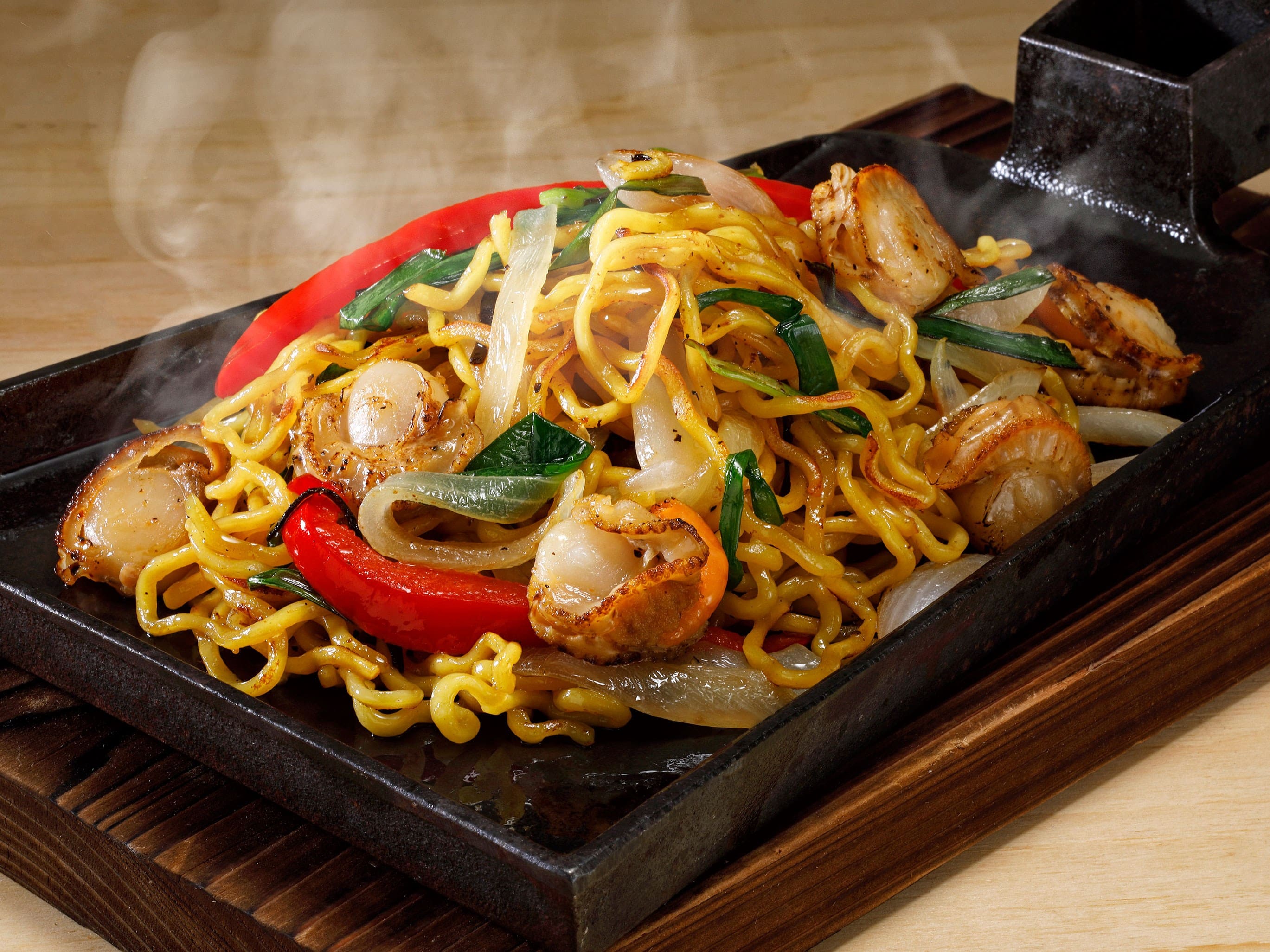 居酒屋　うおや一丁 川崎砂子店　北見風ほたての塩やきそば／刺身／海鮮／寿司／ランチ／宴会4～30名様