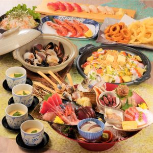 自慢の鮮魚や海鮮料理を楽しめる飲み放題付き宴会コース多数ご用意しております。