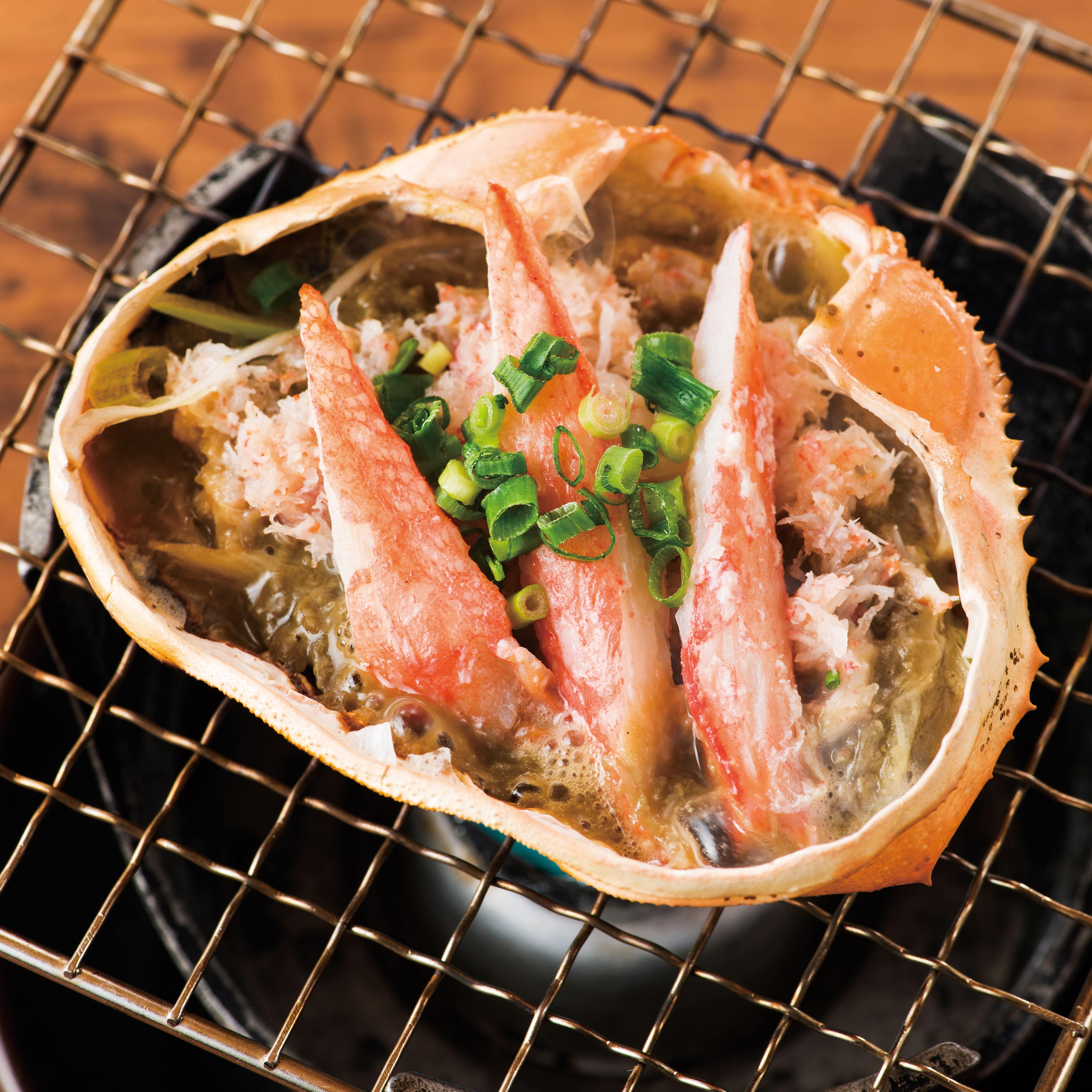 居酒屋　刺身と寿司　うおや一丁 新宿三光町店　かにみそ甲羅焼き／刺身／海鮮／寿司／ランチ／宴会4～40名様